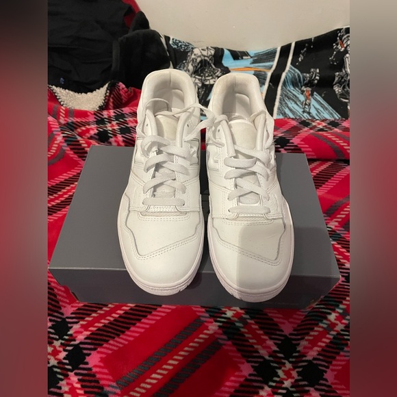 New Balance Shoes - Picture 1 of 5